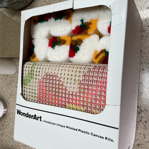 Latch Hook Kit Vintage Tree Skirt - Picture 2 of 2